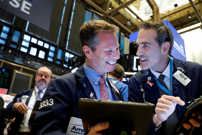 Lợi suất trái phiếu giảm, chứng khoán Mỹ khởi sắc khi nhà đầu tư quay trở lại với cổ phiếu công nghệ