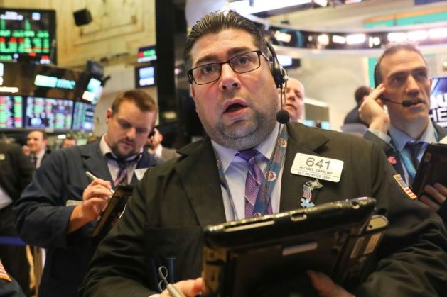 Dow Jones đảo chiều giảm hơn 100 điểm, đứt mạch 3 phiên tăng liên tiếp